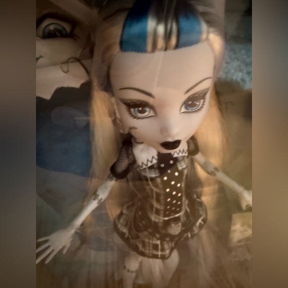 Nwt Mattel Monster High Reel Drama Frankie Stein Doll - NRFB - Picture 3 of 8